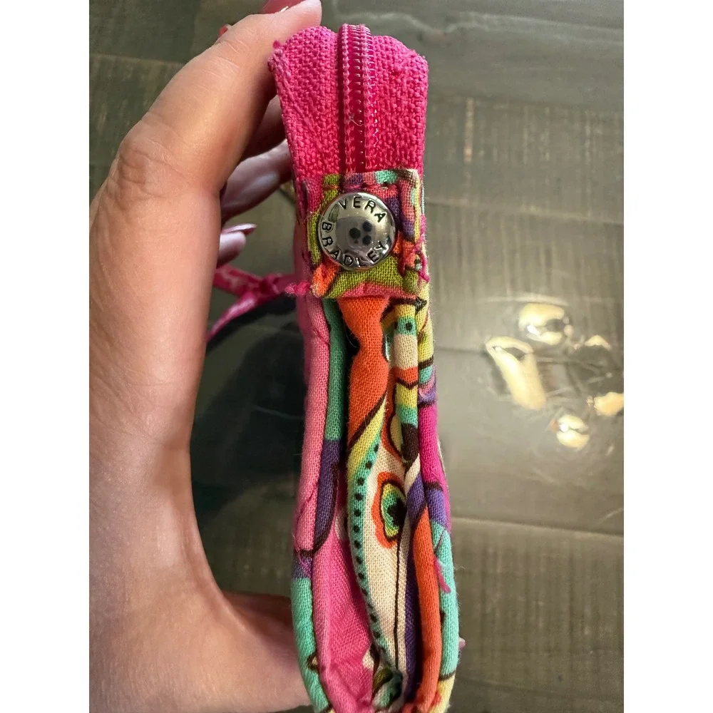 Vera Bradley Pink Swirls Quilted Cotton Wristlet Wallet Zip Around Pouch - Picture 4 of 4